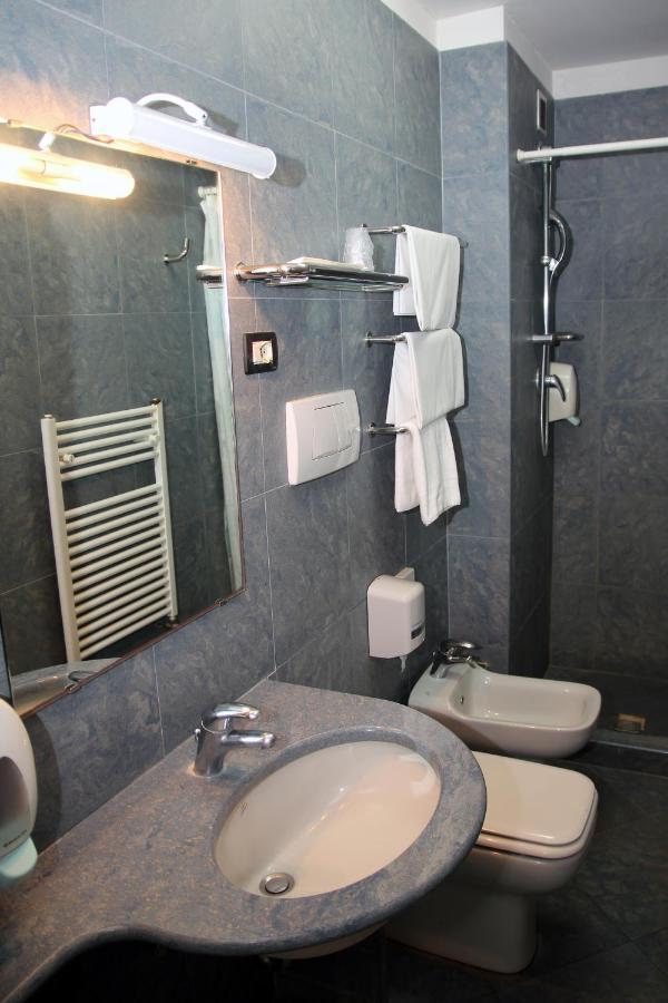 Hotel Raphael Montecatini Terme Bilik gambar
